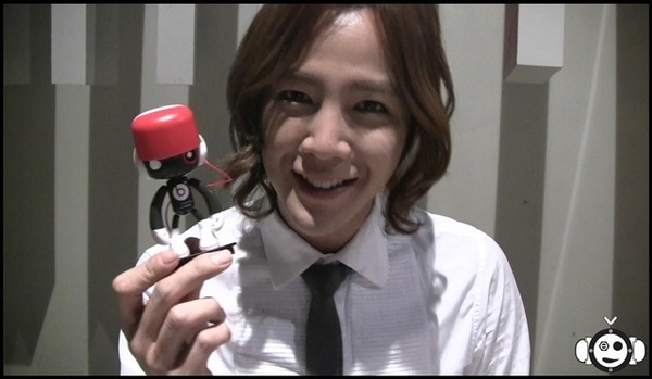 FADDY-ROBOT GUN.jpg